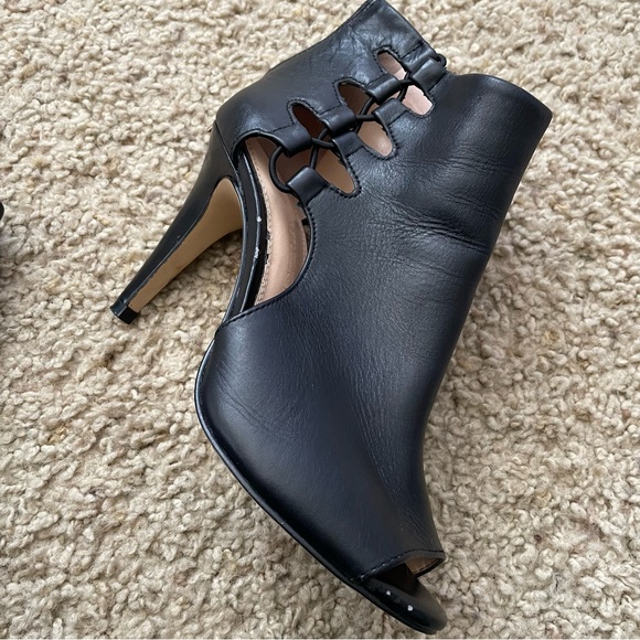Banana Republic Open Toe Booties in Black Size 5 - Picture 11 of 16